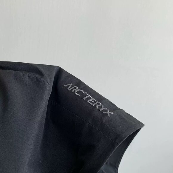 Arc'teryx Black Down Jacket, Warm, Size M-L for Men - Picture 5 of 5